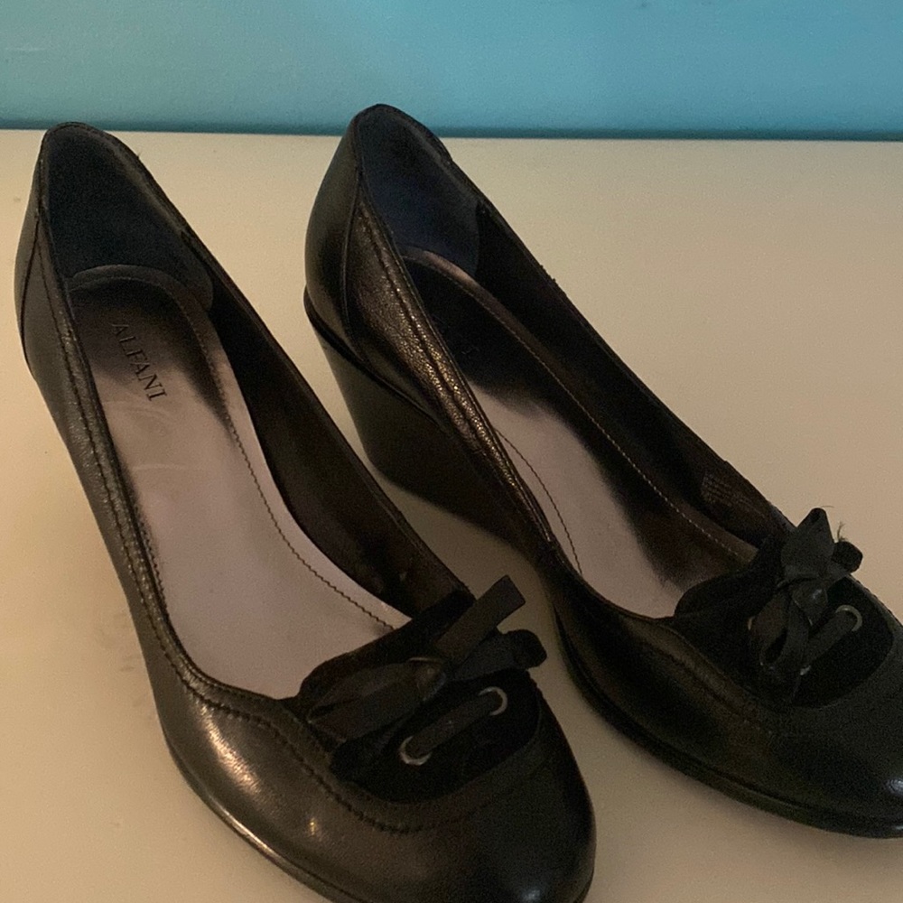 Women’s shoe.